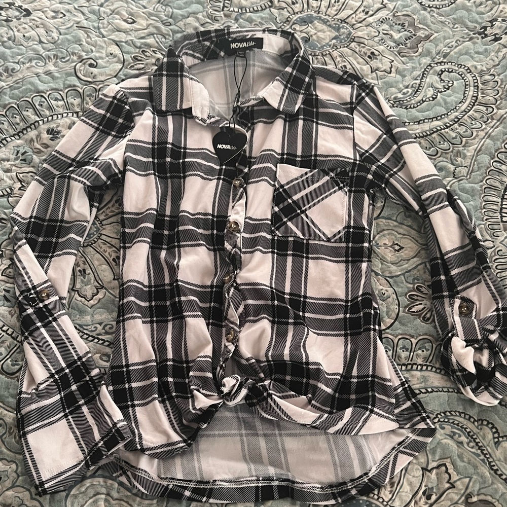 Fashion Nova Plaid Shirt - Girl Size 10. Nice and comfy for  the fall.